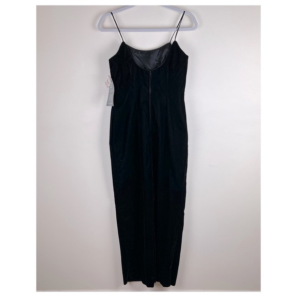 Late Edition | Vintage Dead Stock 80s 90s Timeless Black Velvet Maxi Dress | 8 - Picture 5 of 13